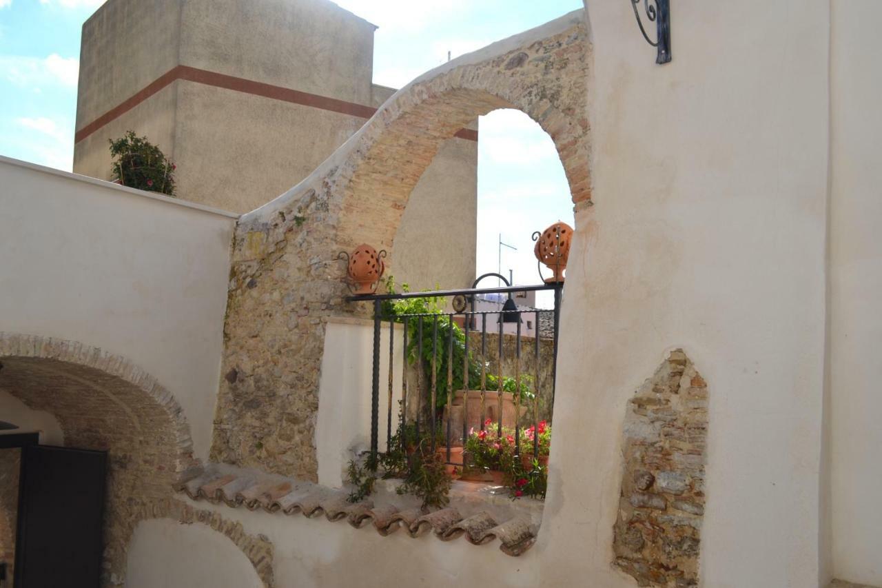 Residenza La Nivera Miglionico Exterior foto